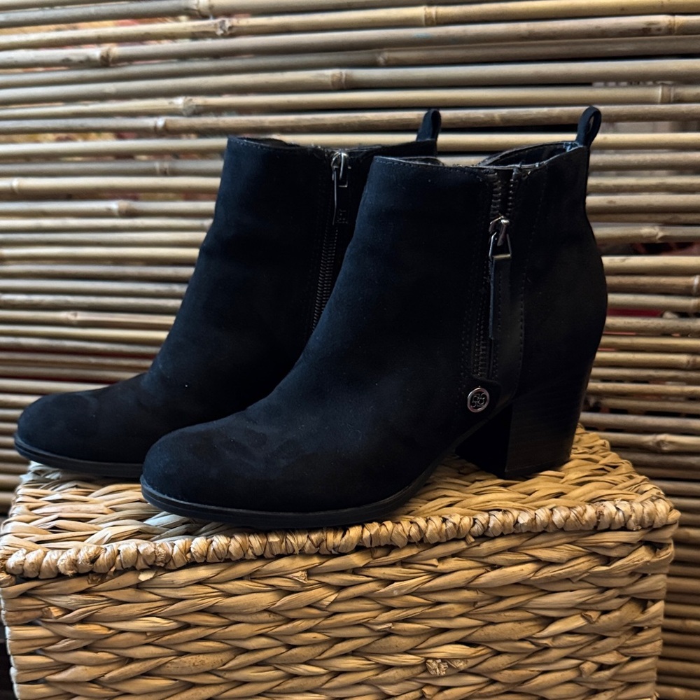 Liz Claiborne Memory Foam Black Ankle Booties